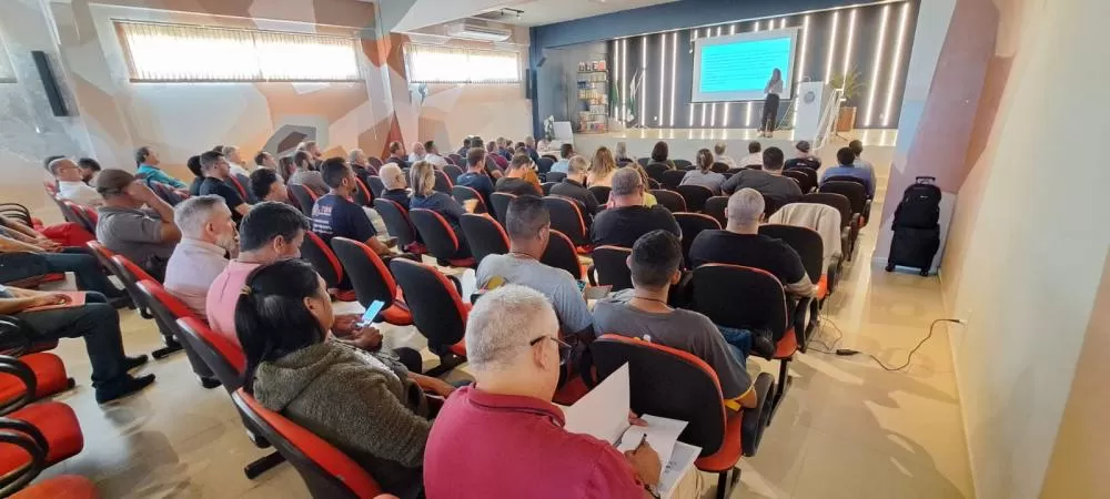 Legenda: Encontro entre direção do Show Rural com representantes de montadoras, na terça, 15 Crédito: Assessoria