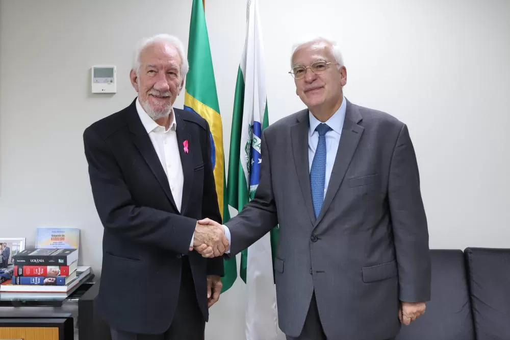 O vice-governador Darci Piana recebe nesta segunda-feira (21) o embaixador do Chipre no Brasil, Vasilios Philippou Foto: Geraldo Bubniak/AEN