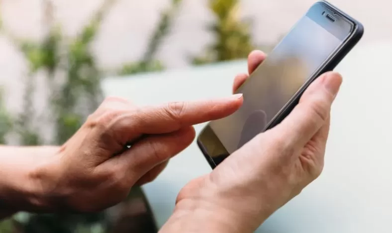 Aparelho celular • Cris Cantón/GettyImages