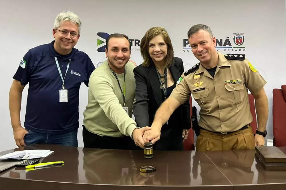 Detran-PR leiloa 10.450 veículos inservíveis para reciclagem e arrecada R$ 4 milhões