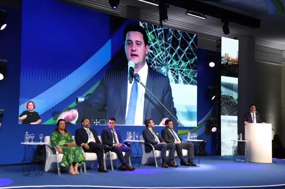 O governador Carlos Massa Ratinho Junior destacou que a união dos órgãos de fiscalização com os Poderes ajuda o Estado a avançar na modernização da máquina pública. Ele participou, nesta quinta-feira (12), da abertura do IX Encontro Nacional de Tribunais 