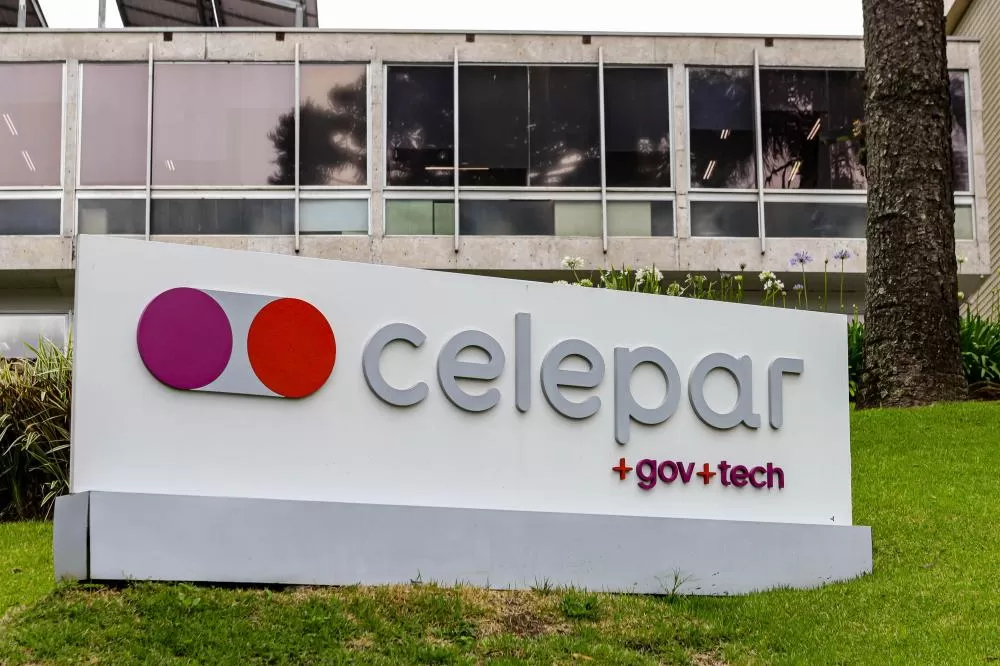 Governador sanciona a lei que autoriza início da desestatização da Celepar Foto: Roberto Dziura Jr/AEN