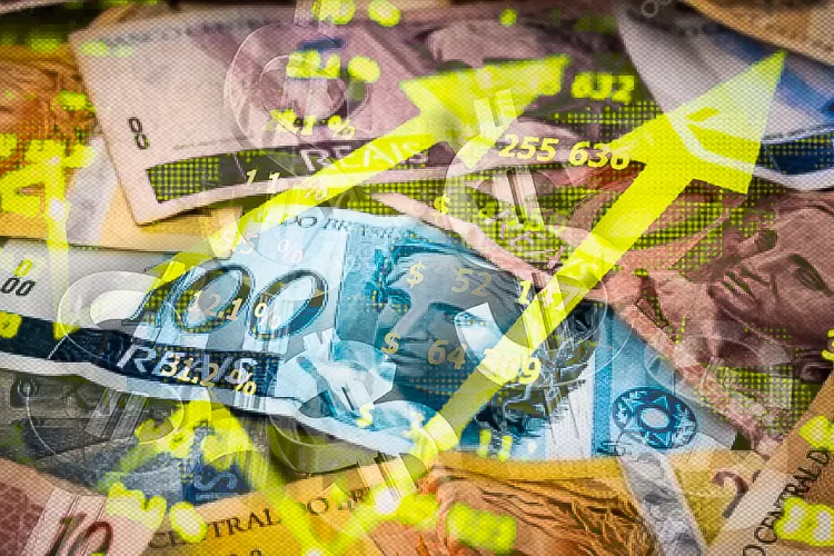 Em novembro, o Banco Central voltou a subir a taxa básica de juros (Selic), com uma alta de 0,5 p.p., para 11,25% ao ano, sufocando ainda mais a economia do país