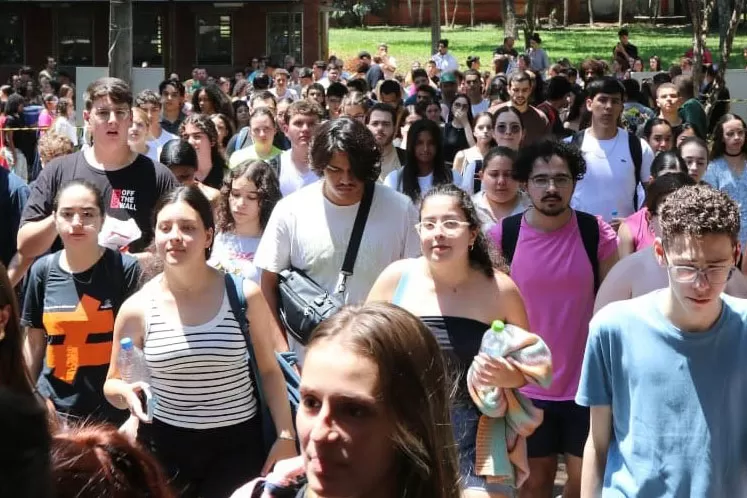UEL conclui Vestibular 2025 em novo modelo; resultado será divulgado em janeiro Foto: O Perobal/UEL