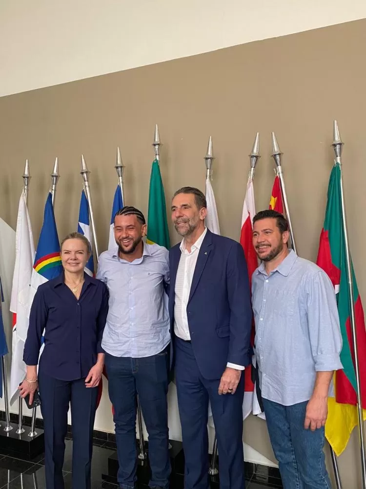 Deputada Gleisi Hoffmann, Fernando Nègre, Dr. Enio Verri e o presidente estadual do PT deputado Arilson Chiorato.