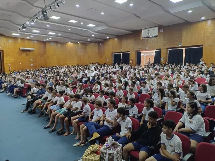 Palestra sobre Bullying e Cyberbullying reuniu mais de mil alunos em Nova Santa Rosa