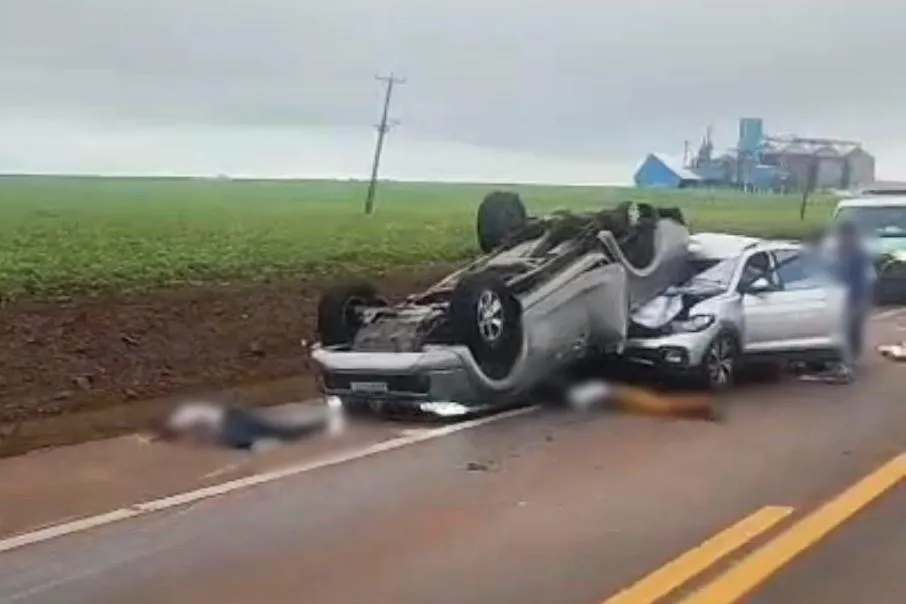 Perseguição policial termina em capotamento e colisão na PR-239 entre Assis Chateaubriand e Toledo